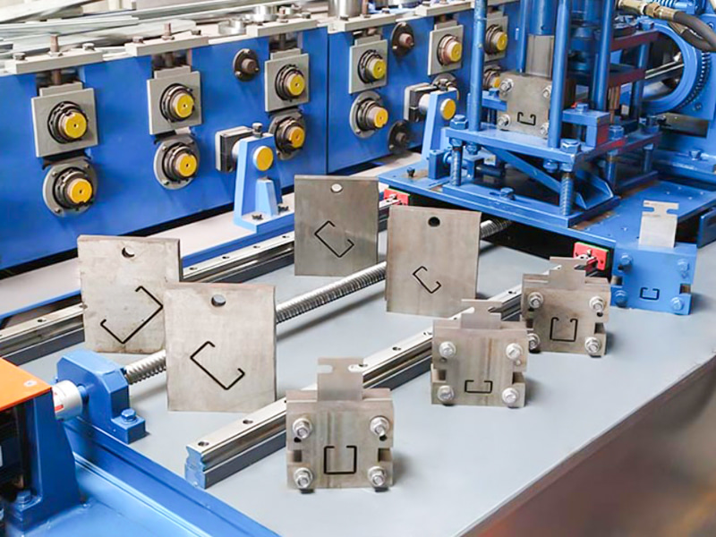 Mesin Steel Stud dan Track Roll Forming