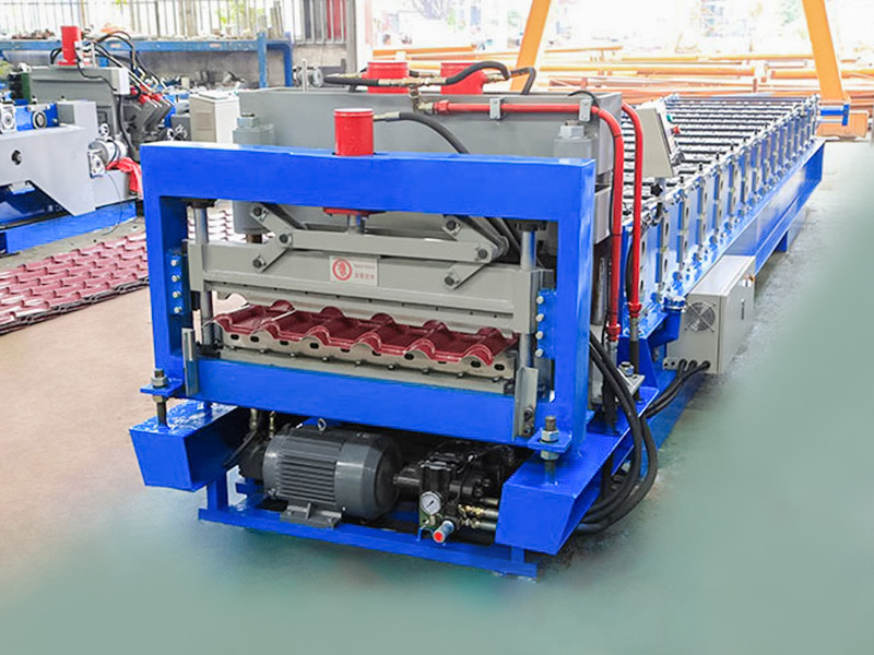 YX25-162-810 Kemampuan Beradaptasi Yang Kuat Mesin Roll Forming Ubin Mengkilap